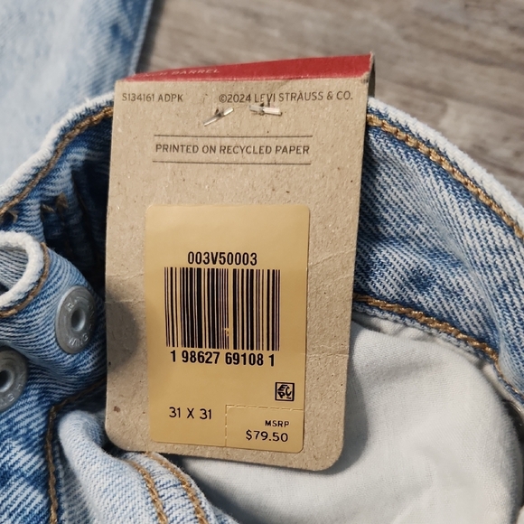 Levi's Light Blue Cinch Barrel Women's Jeans - Picture 14 of 16